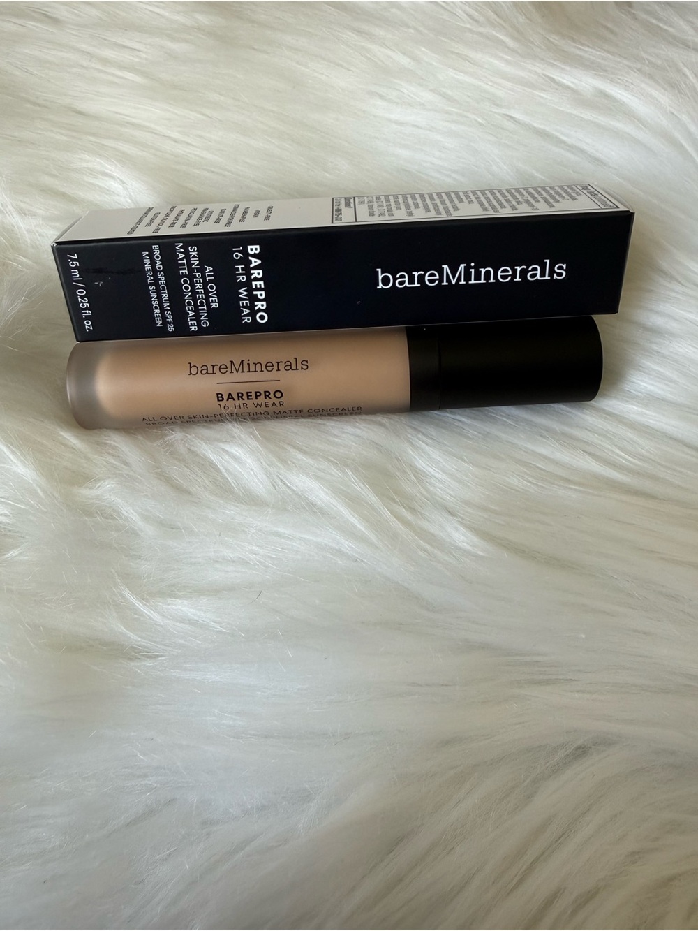 bareMinerals BAREPRO 16HR Concealer SPF 25 Light 250 Neutral NEW